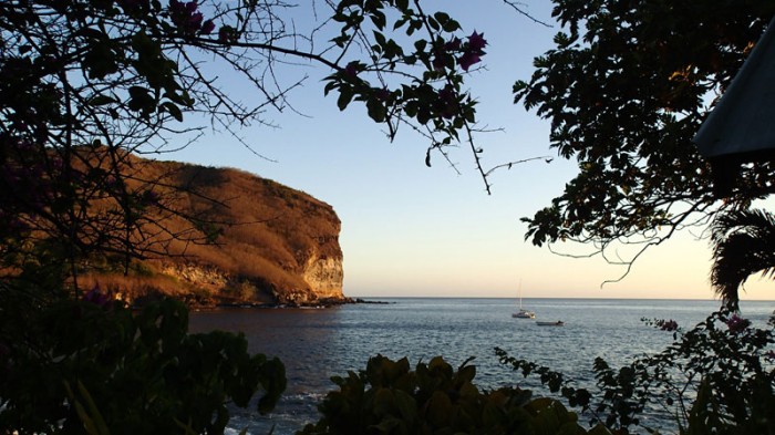 Dans la baie de Hakamaii, notre dernier mouillage aux Marquises