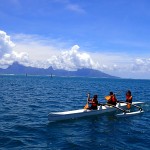 La vie quotidienne de la baie de Vaitupa, Moorea au fond