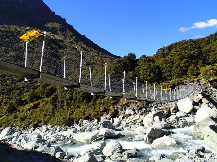 Dart River, le peu d’eau permet un passage à gué