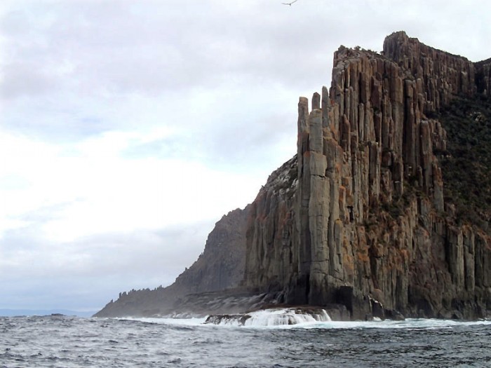 Cap Raoul, un des trois proéminents caps de la péninsule Tasman