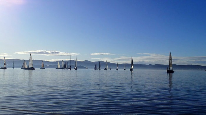 Régate en pétole sur la Derwent River (Hobart)