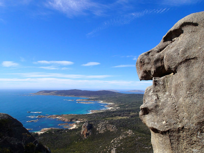 The White Eyed Man, avec au Nord Palana et Sisters Passage