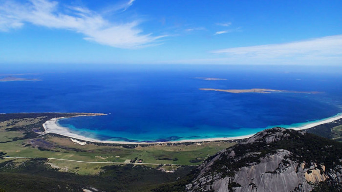 Vue à l’Ouest des Strzelecki Peaks, Fotheringate Bay, Big Green Island