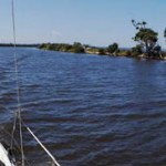 Les Silt Jetties, un rempart naturel qui sépare la Mitchell River du lac King