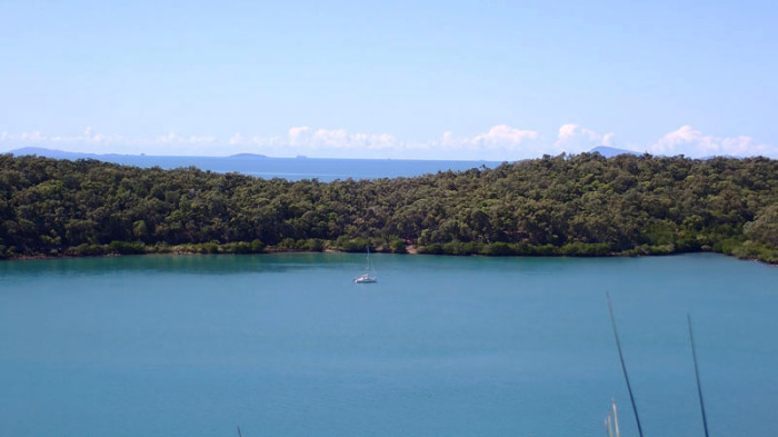 Port Newry, L’Envol au mouillage d’Outer Newry Island