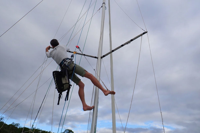 Une méthode de remontée sur corde à base de bloqueurs Petzl