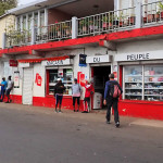 Le magasin du peuple en rouge coco